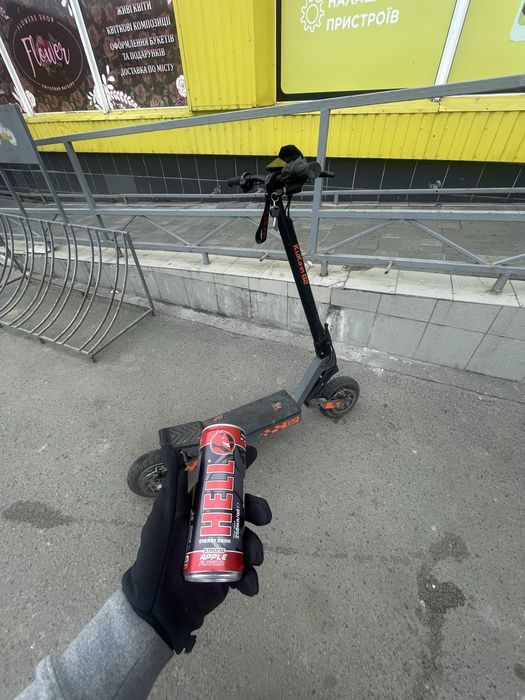 Продам самокат куго g2