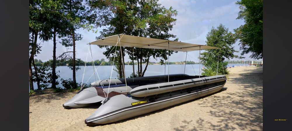 комерціїниї катомаран