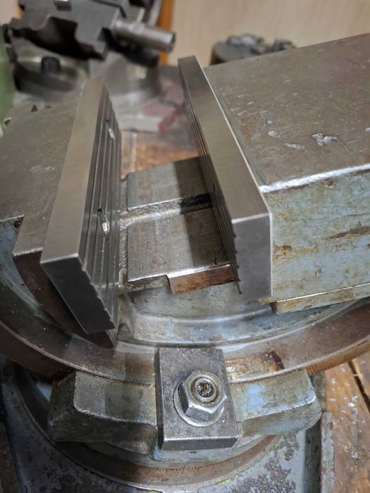 Prensa angular para fresadoras