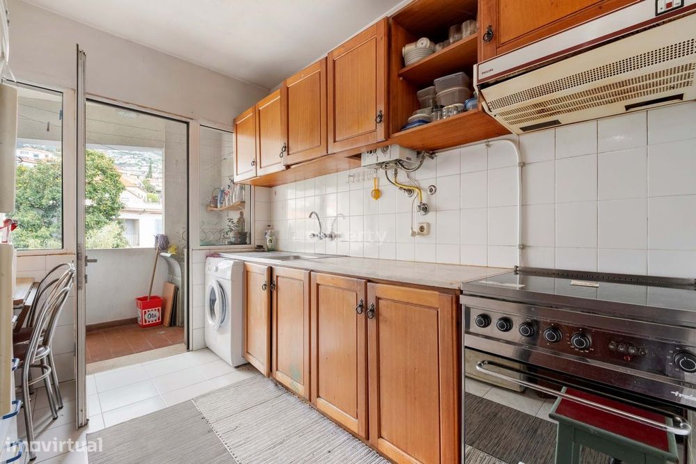 T2 com Vista Porto do Funchal no Último Piso | Conde de Carvalhal, Mad
