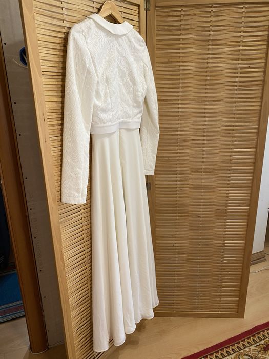 Белое платье и пиджак