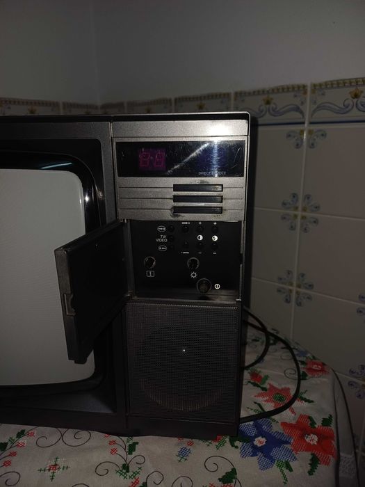 TV BREND - Antiga a funcionar perfeitamente