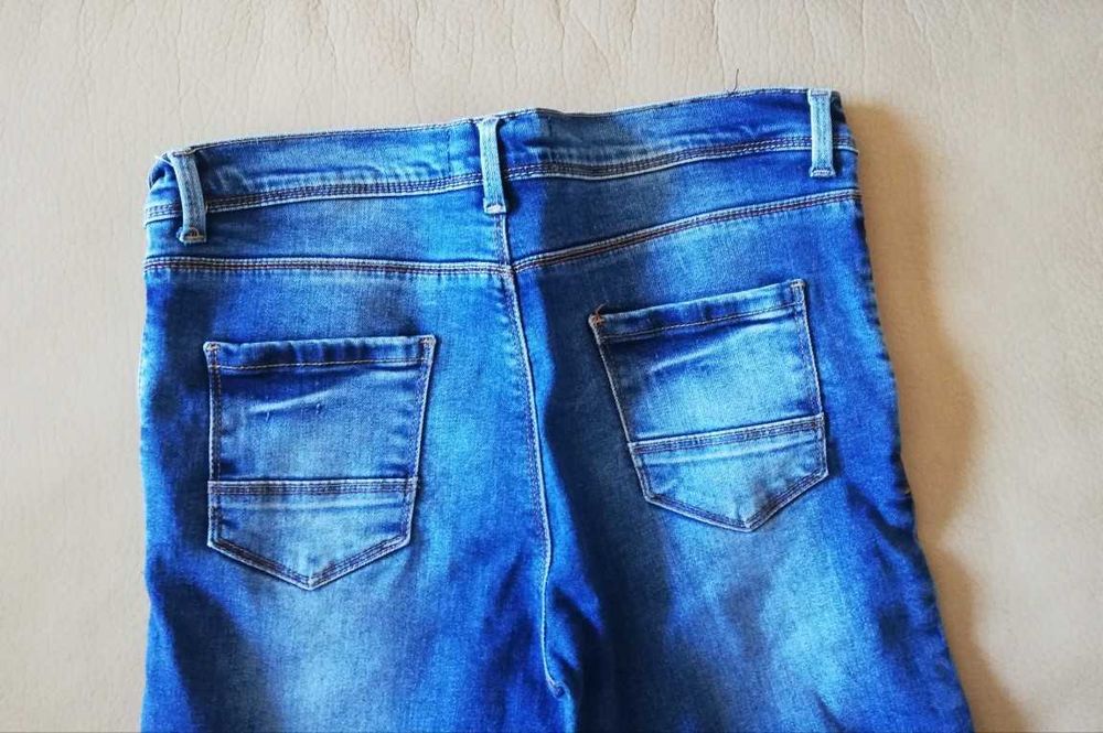 Calça em ganga extensivel 11/12 anos