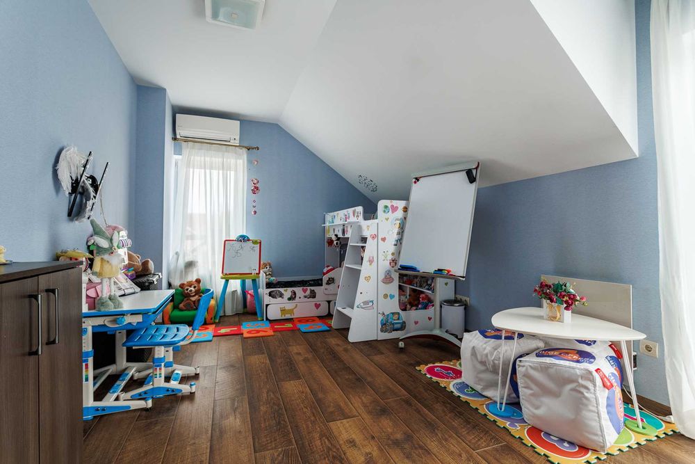 Продаж БУДИНКУ  в Гореничах 180 м2 на 10 соток
