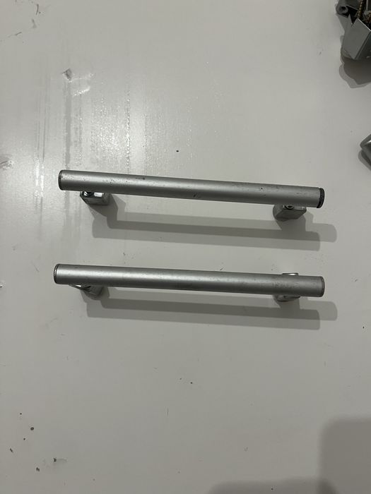 Uchwyty do mebli / Aksesorja do meblu