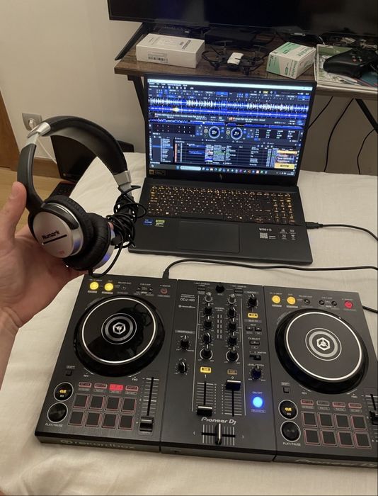 Kit pioneer Ddj 400 (acompanha fones numark)
