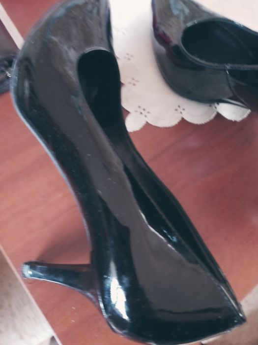 Czulenka czarne Wojas 38 lakier cale