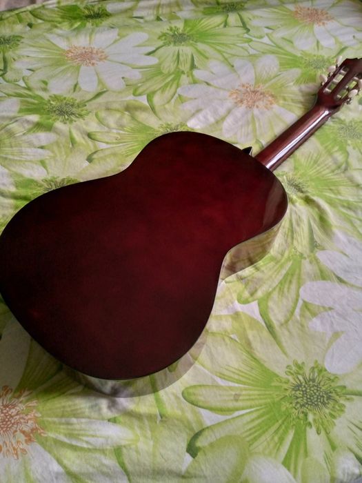 Продам гітару акустичну