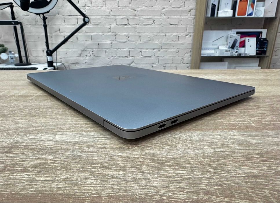 Ноутбук Apple MacBook Pro 13 2020 16RAM 512ssd