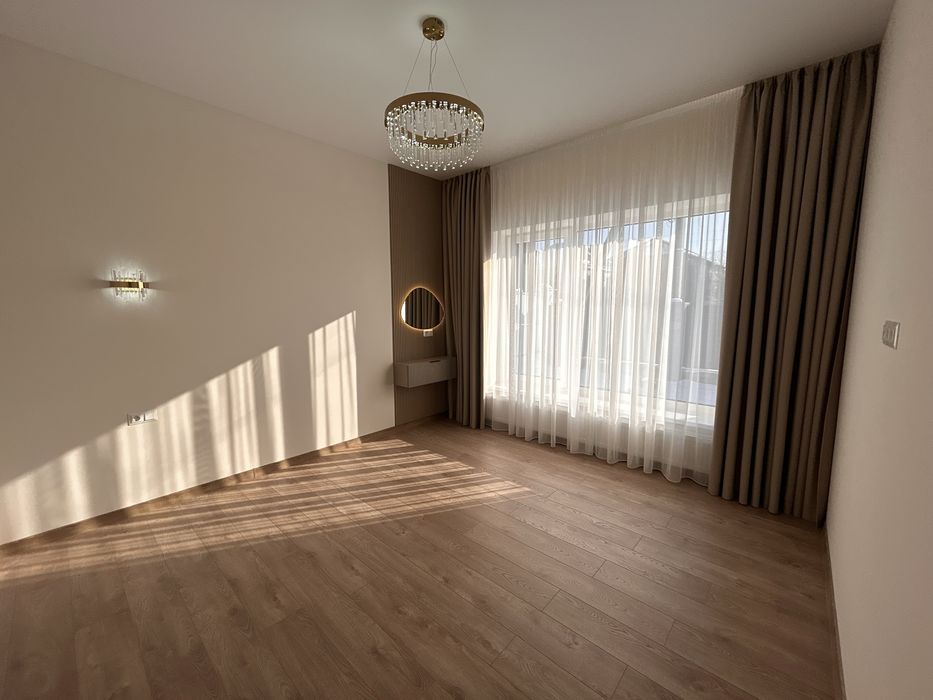 Продаж новенького будинку , заходи і живи!  Американка, без комісії.