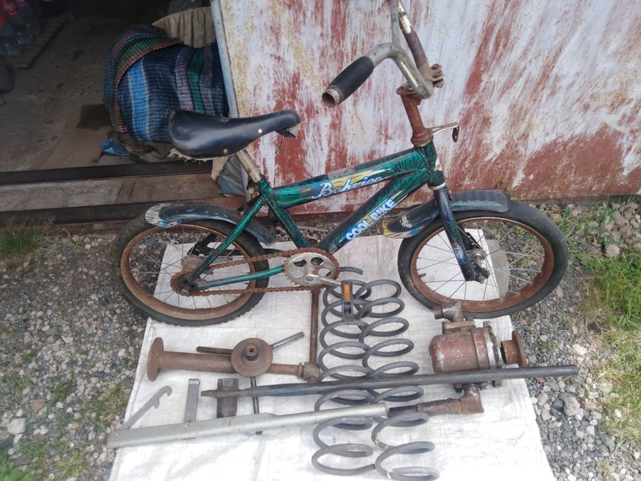 Продаю велосипеды, запчасти, мас. Насос, домкрат, ключи,дрель,пружины,