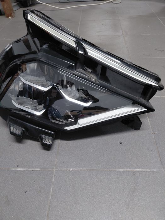 Farol Citroën E-C4 led vision lado direito