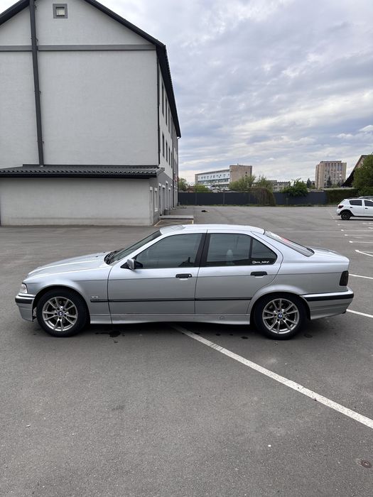 BMW E36 320i,M52B20