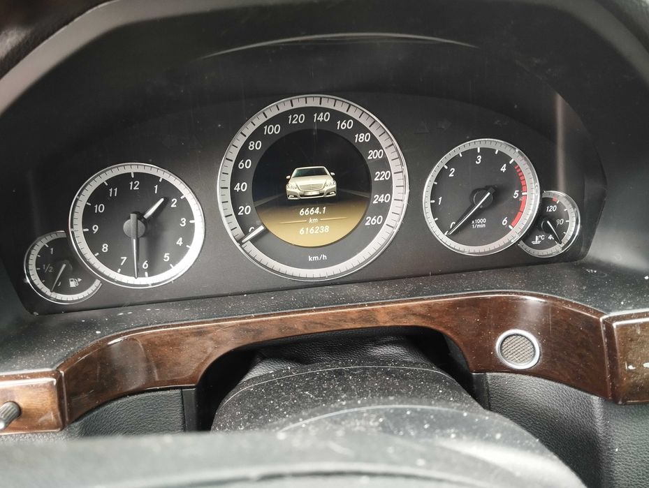 Mercedes Benz E200 CDI