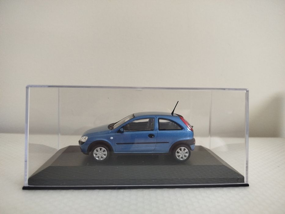 Miniatura Opel Corsa 1/43 Nova