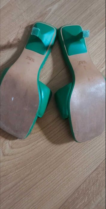 Sandálias Zara confortaveis