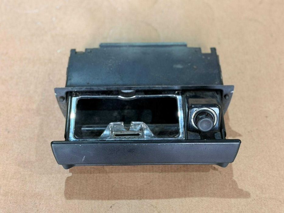 Cinzeiro Mercedes 190 W201