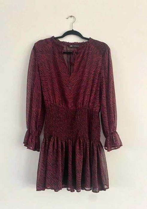 Sukienka damska z Zary z motywem zwierzęcym, rozmiar M