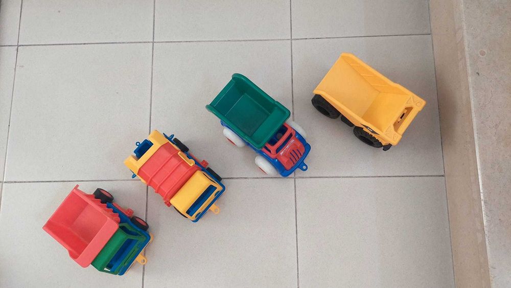 Carros Diversos para praia ou parque