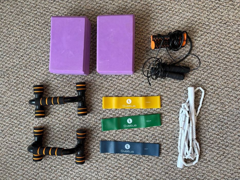 Скакалка Блок для йоги Кубик Еспандер резинки sveltus Упори віджимань