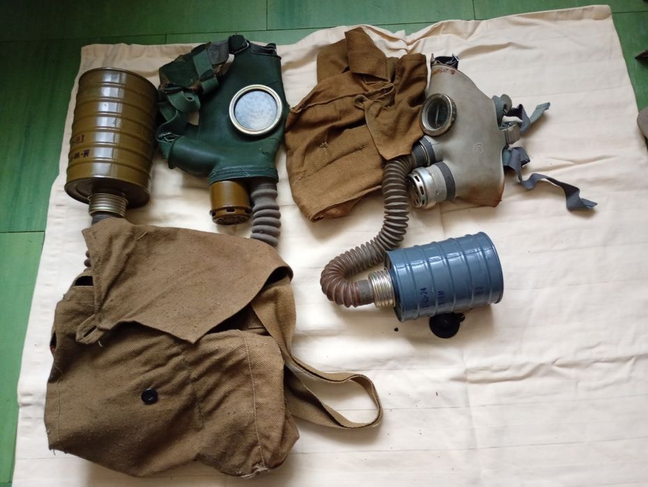 Продам два противогаза ссср
