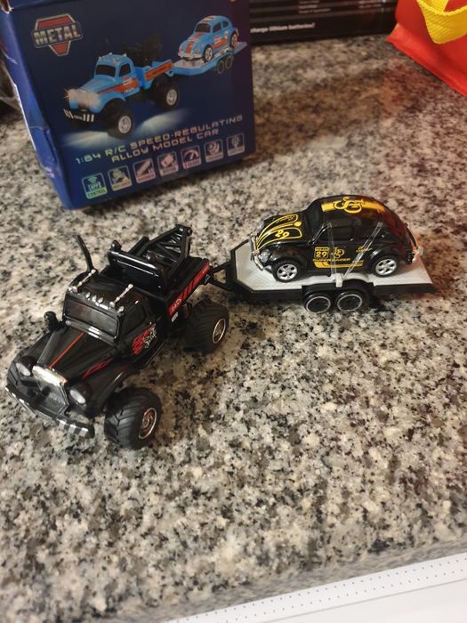 Mini jeep com reboque telecomandado