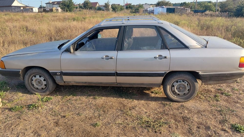 Продам ауди 100 с3 1.8