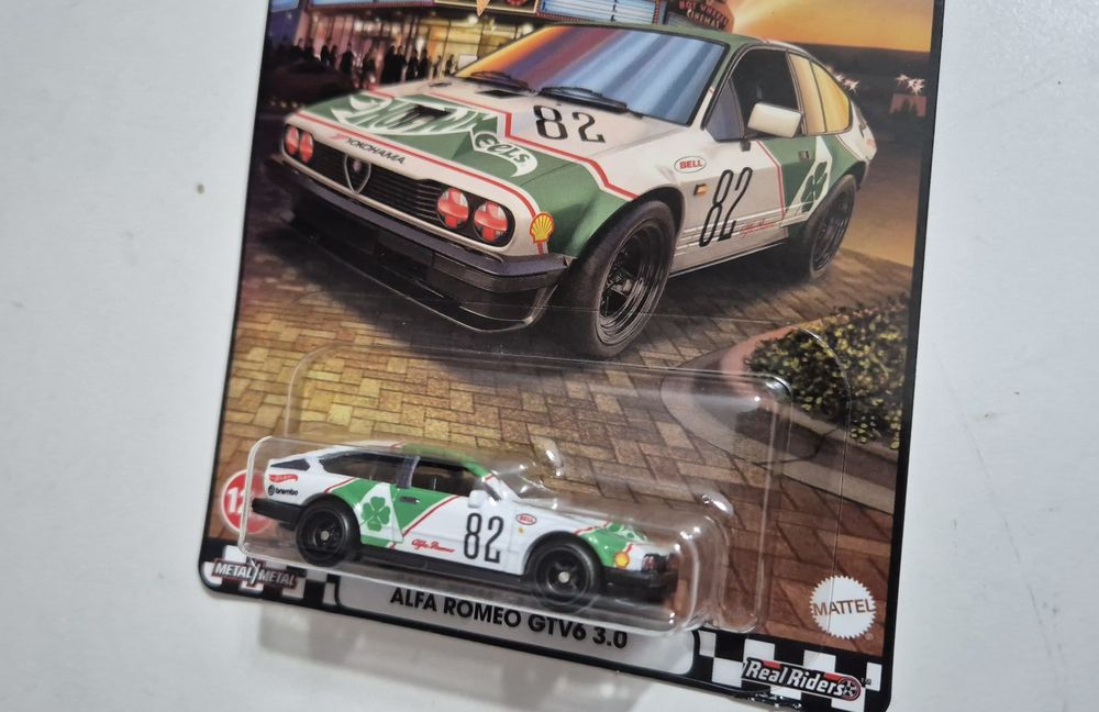 2 Alfa Romeo Hotwheels