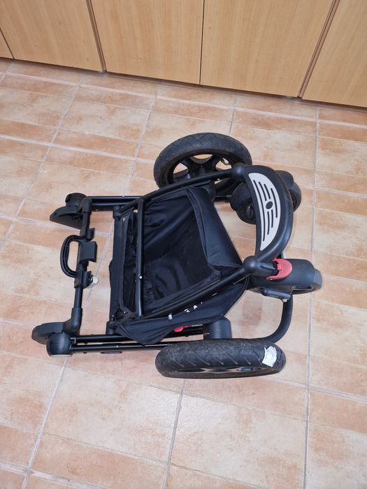 Carro bebe com 2 cadeiras