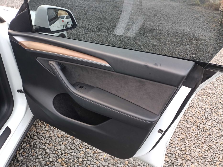 Tesla model Y Performance 2023