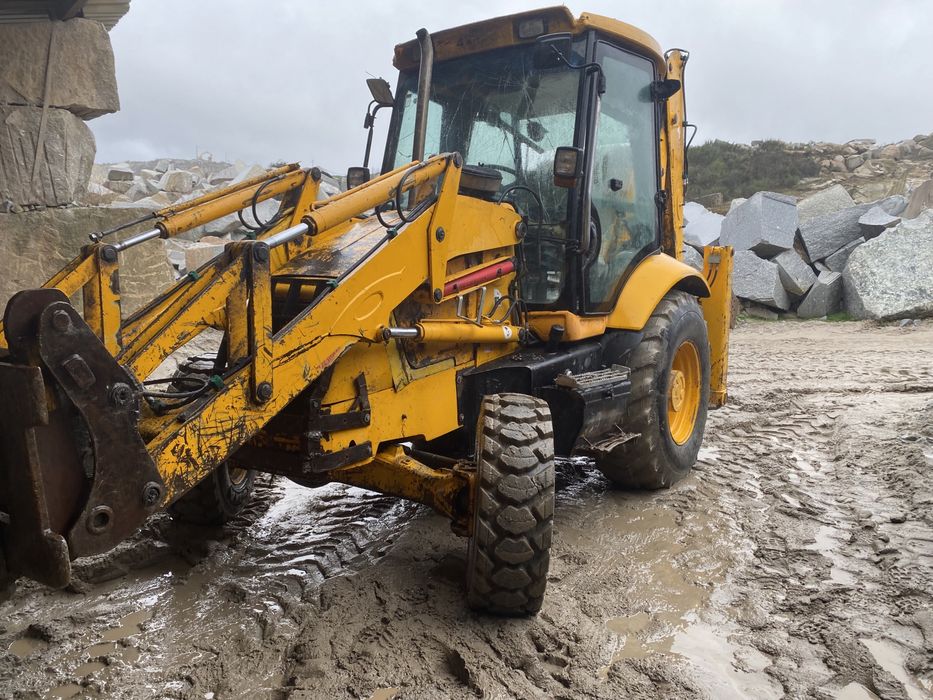 Retro escavadora jcb lança estensivel , com traçao