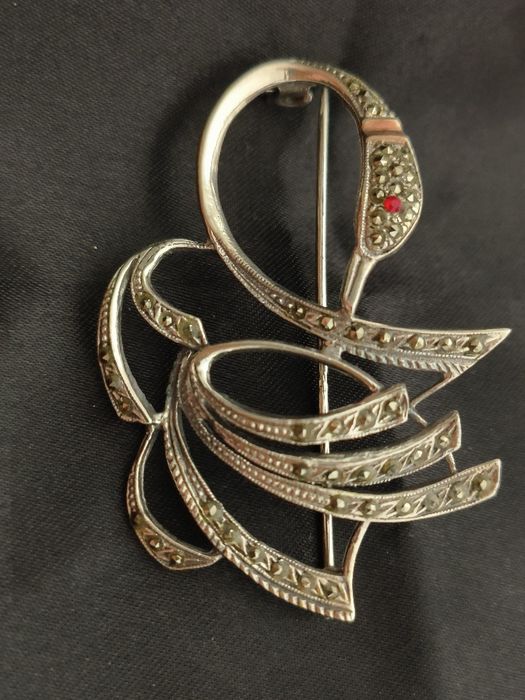 Alfinete em prata antigo cisne