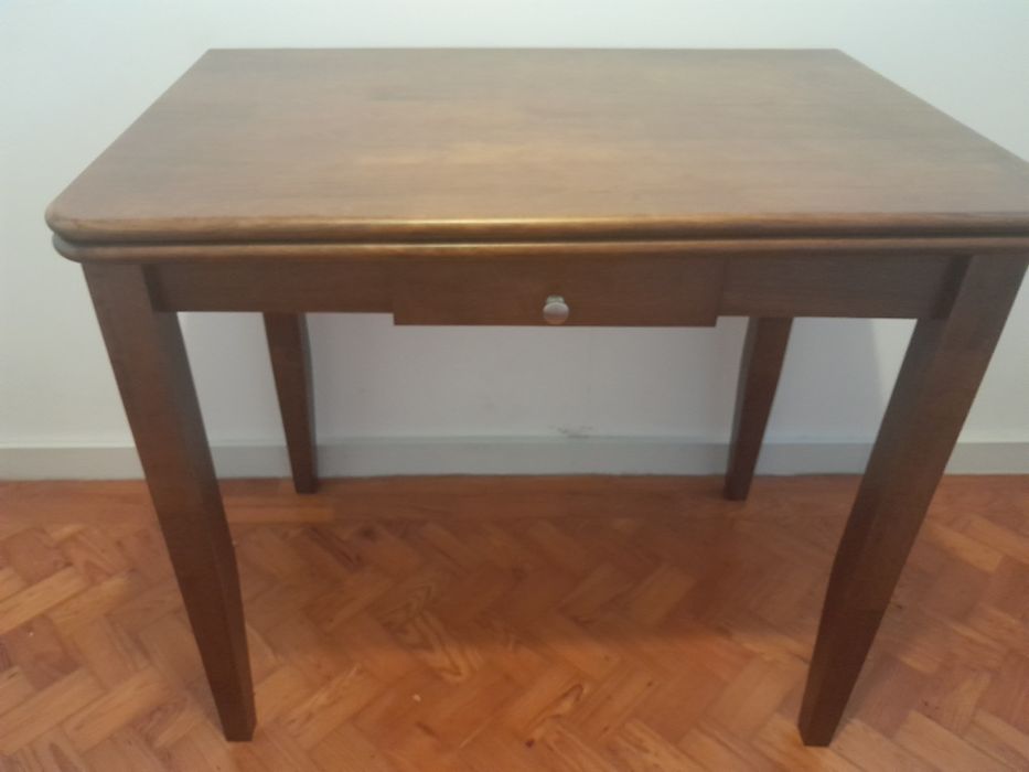 Mesa de jantar extensível