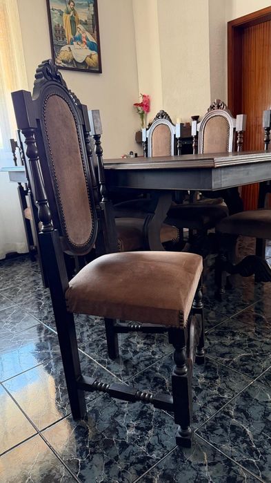 Mesa de sala com 6 cadeiras