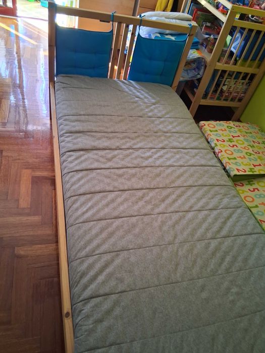 Cama de criança em bom estado