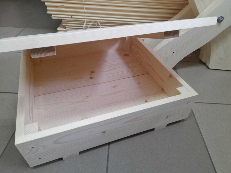 Skrzynie, kufry, pojemniki drewniane