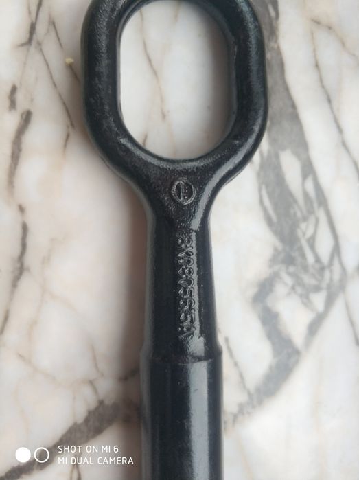 Крюк буксіровочний ауди 8к 090565а