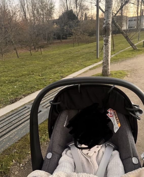 Maxi-Cosi Zelia S Trio (carro, ovo, alcofa/assento, saco) – Excelente Estado