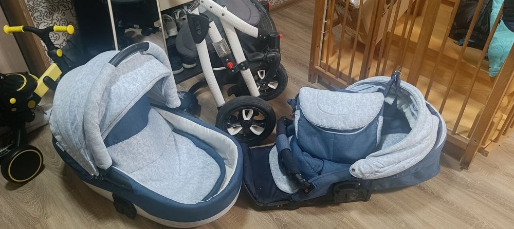 Продам коляску адамекс