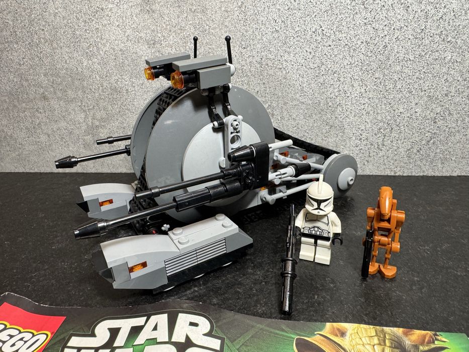 LEGO 75015 Star Wars Corporate Alliance Tank Droid klocki zestaw