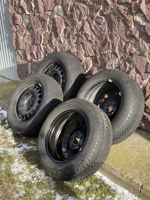 Dunlop 215/60/16 стан нові