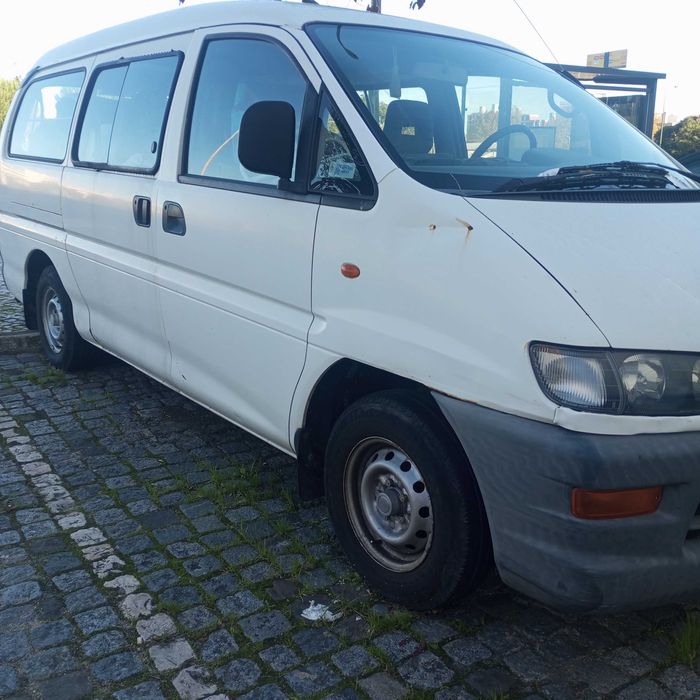 Carrinha Mitsubishi 9 lugares