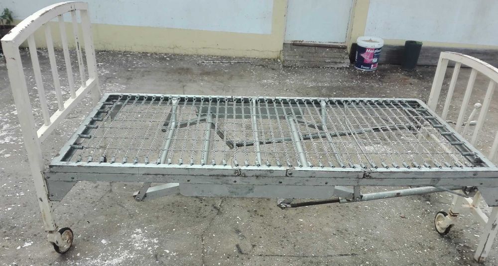 Cama articulada em ferro64585235474305121