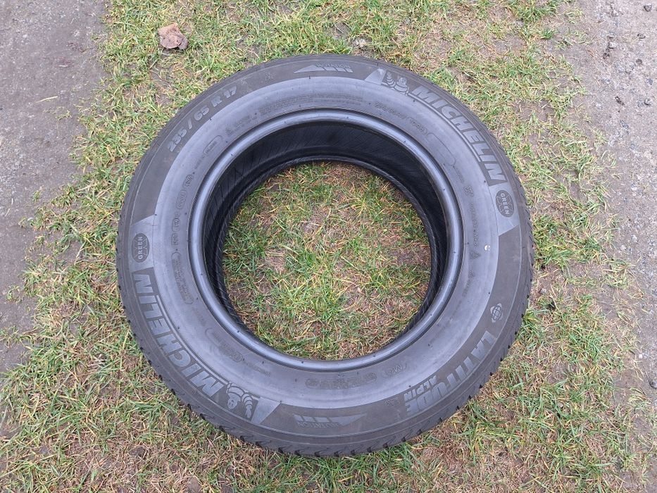 Зимовий MICHELIN 235 65 17 протектор 50%