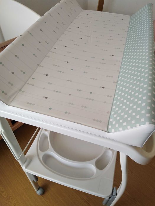 Banheira e muda-fraldas