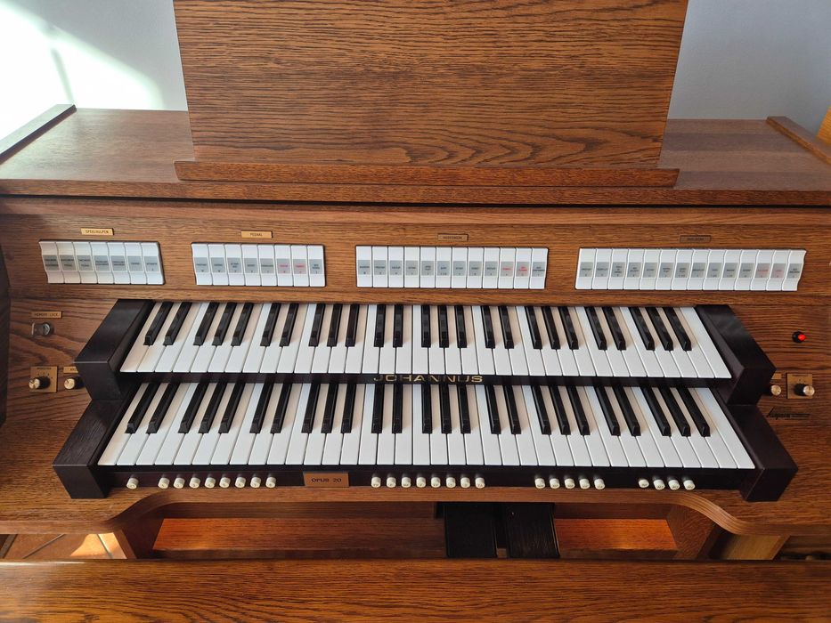 Cyfrowe organy kościelne Johannus Opus 20