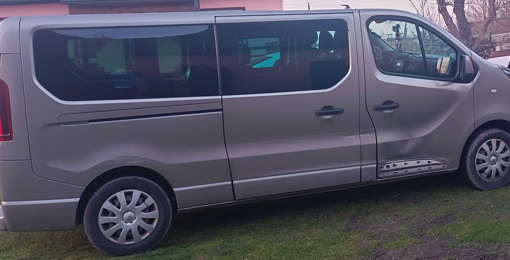 Sprzedam Opel Vivaro long 9 osobowy 2018 pierwszy właściciel