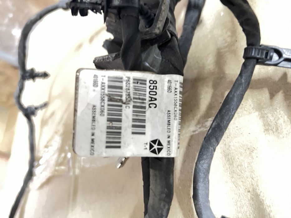 Проводка бампера переднього Jeep Cherokee trail Hawk 2019