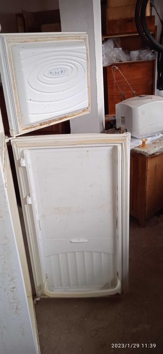 Холодильник,1.60 згорів двигун не має полок і д , продається так,як є