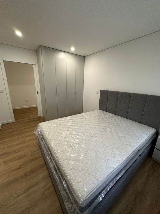 Apartamento T1 equipado com ar-condicionado figorífico